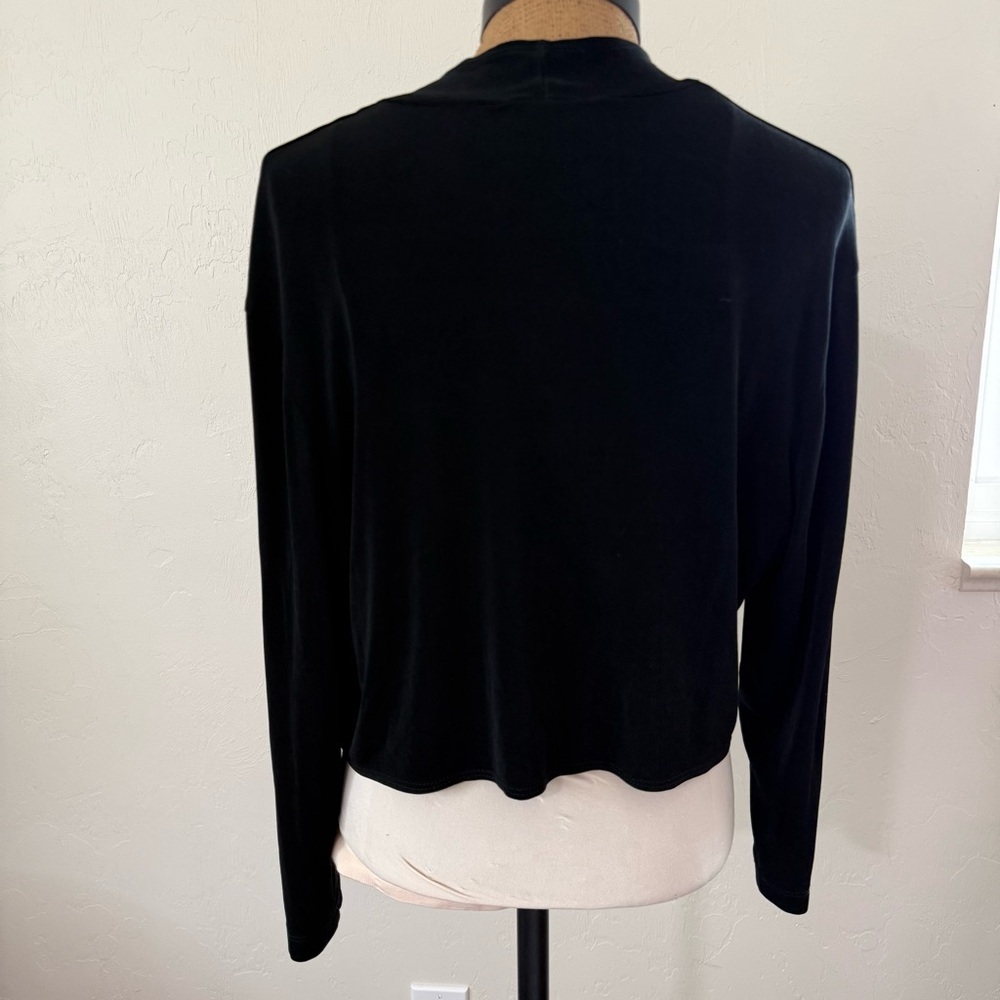 Chico’s Travelers black long-sleeved, open-front cropped bolero shrug Sz 2 Large - Picture 3 of 4